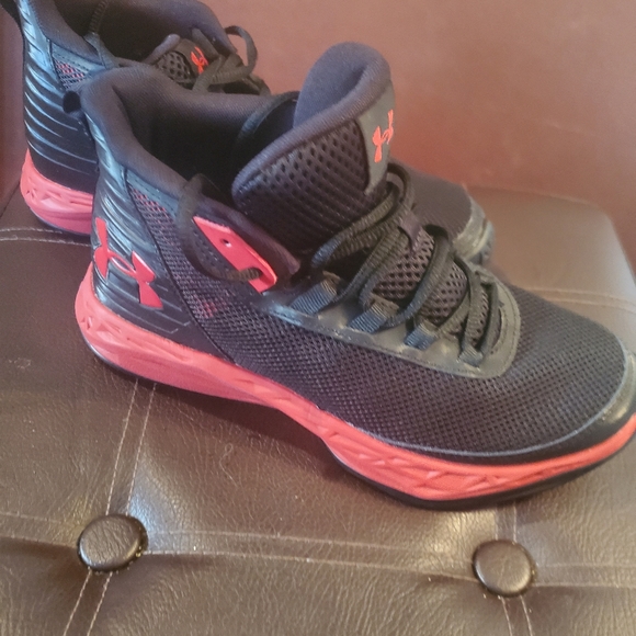 Under Armour sneakers - Picture 2 of 5